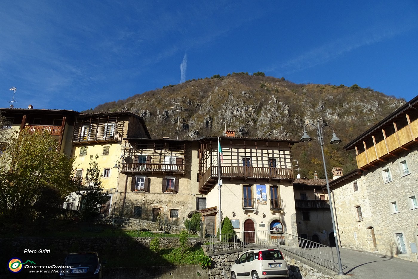 14 Passo dalla Casa degli Alpini di Bracca.JPG